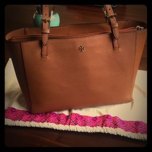 TORY BURCH YORK SMALL BUCKLE TOTE